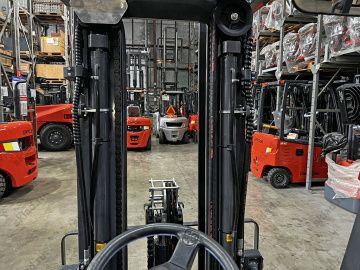 Электропогрузчик вилочный 2.5 тонны GROS LG25EFL с высоким клиренсом (батарея Li-ion, завод LONKING)